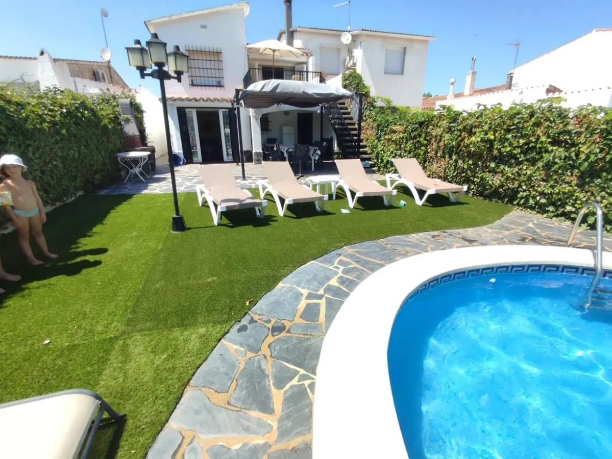 007 Noguera Villa Empuriabrava 0*,